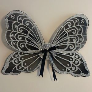 Costume wings
